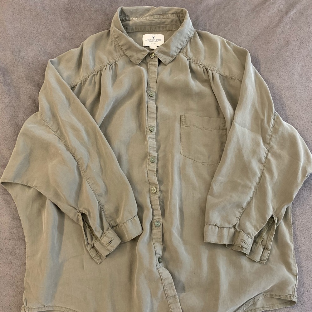 American Eagle button down